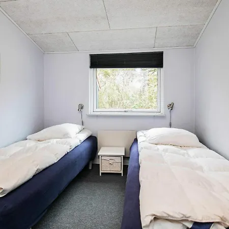 Five-bedroom Holiday In 2 *