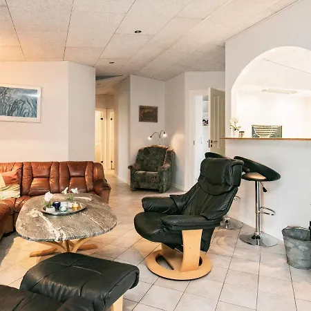 Five-bedroom Holiday In 2 * Хамбл